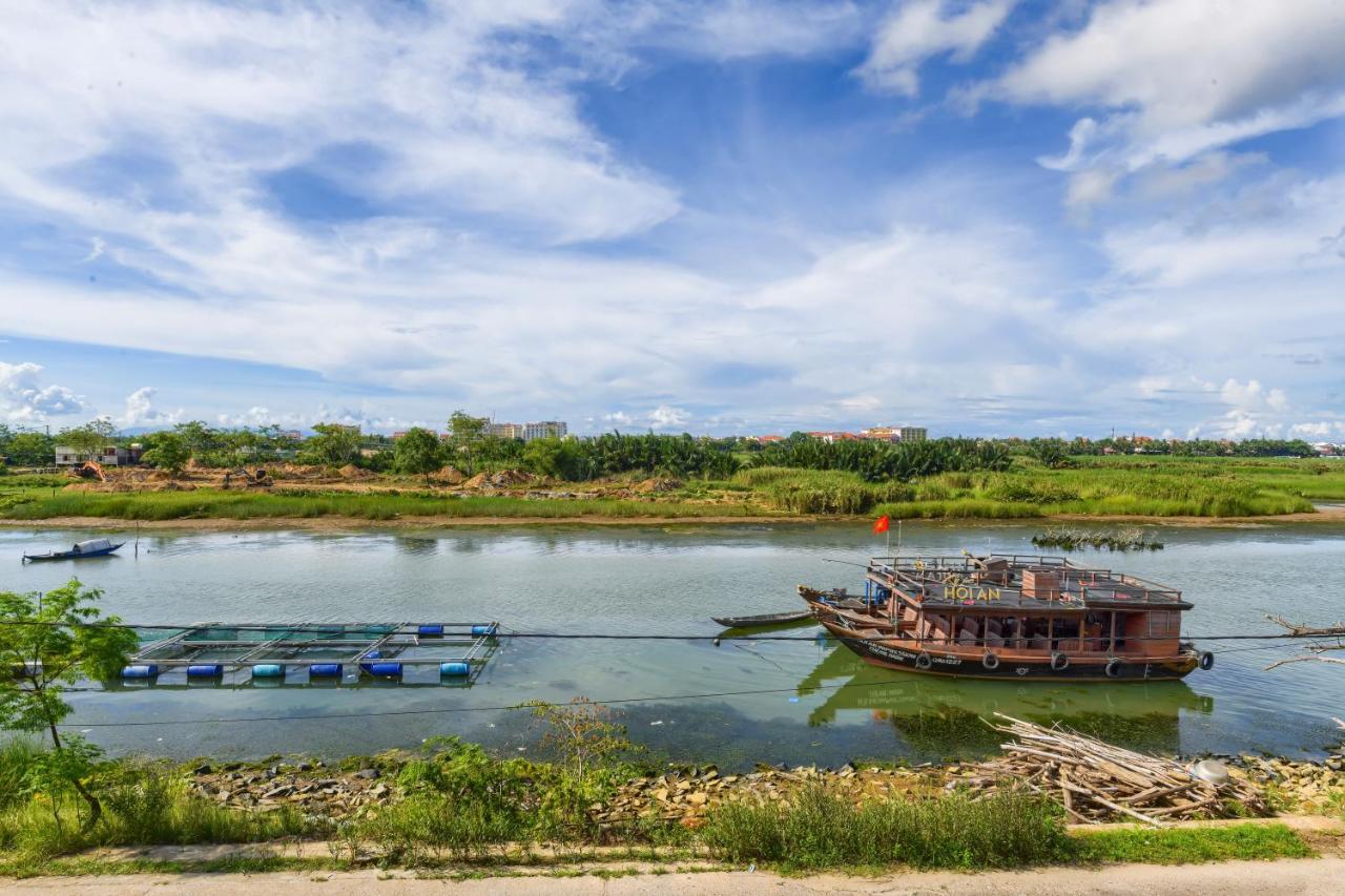 Gio Chieu Homestay - Riverside & Swimming Pool Hoi An Bagian luar foto