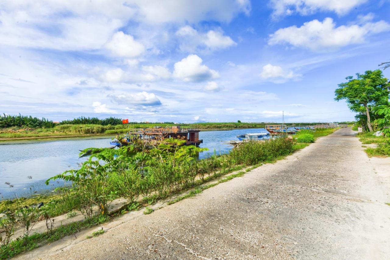 Gio Chieu Homestay - Riverside & Swimming Pool Hoi An Bagian luar foto